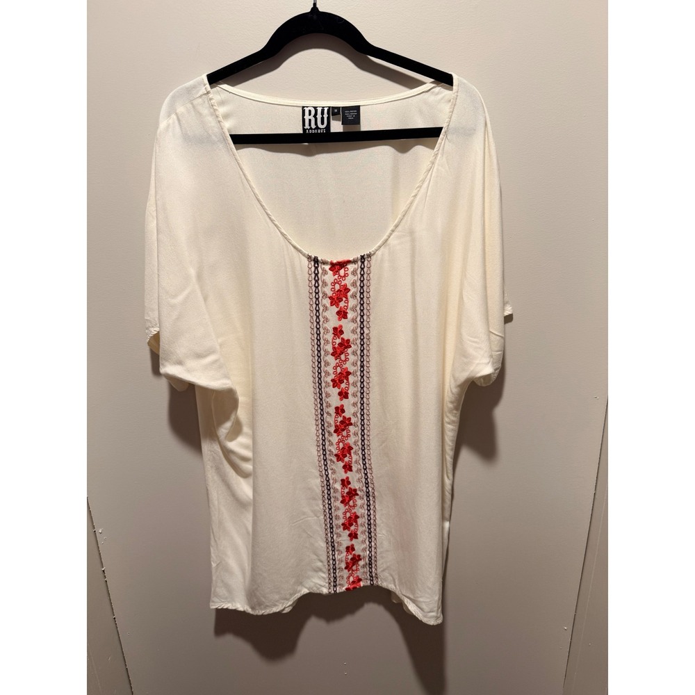 RU Apparel Womens 1X Cream Floral Embroidered Short Sleeve Boho‎ Top